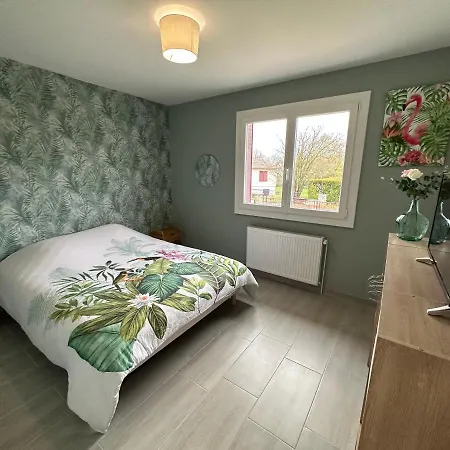 Agreable Maison Avec Jardin A Joinville Exterior photo